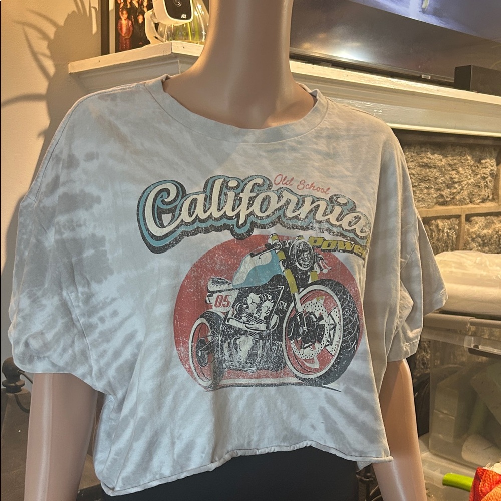 Forever 21 Gray California Graphic Crop Top
